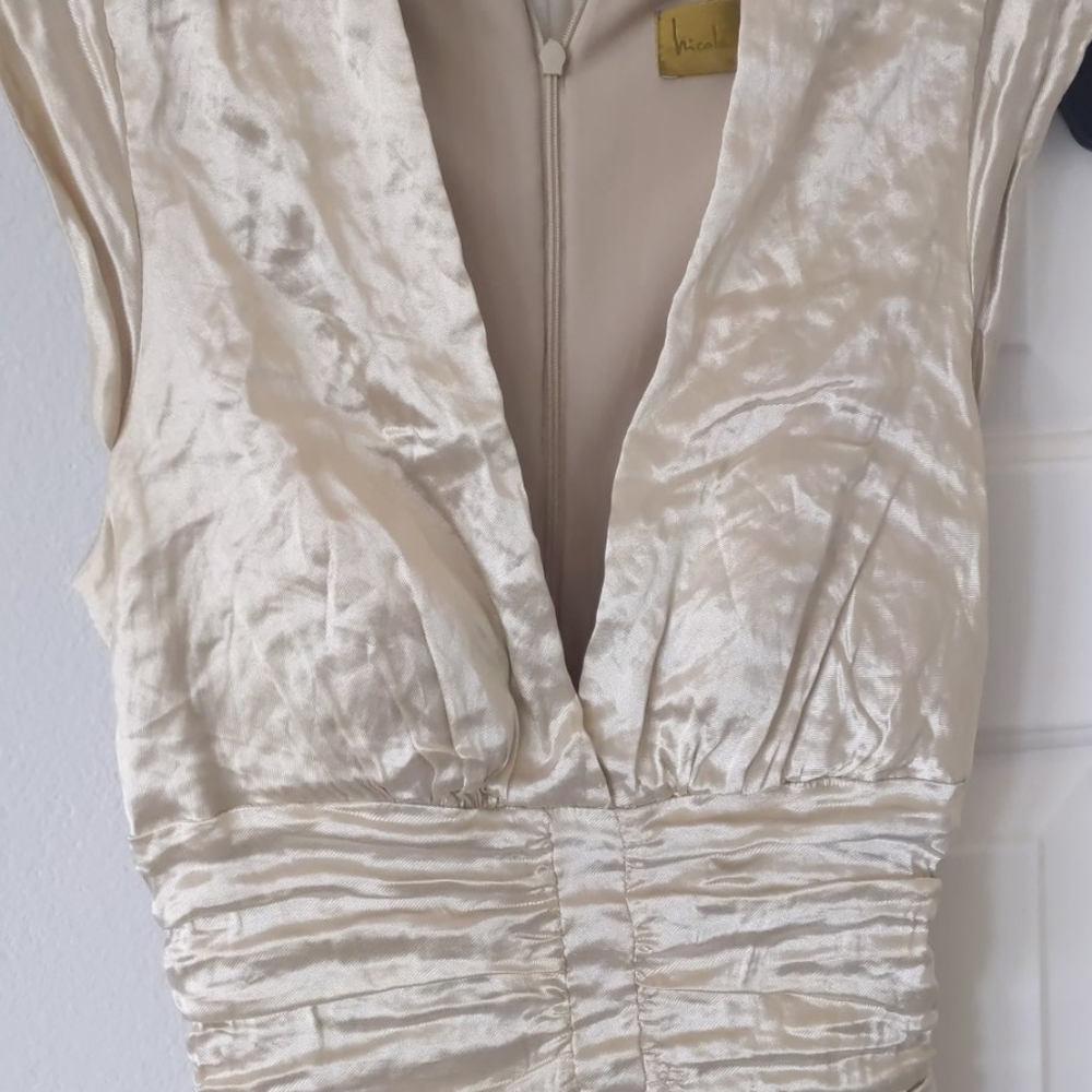 Dress - Picture 3 of 10